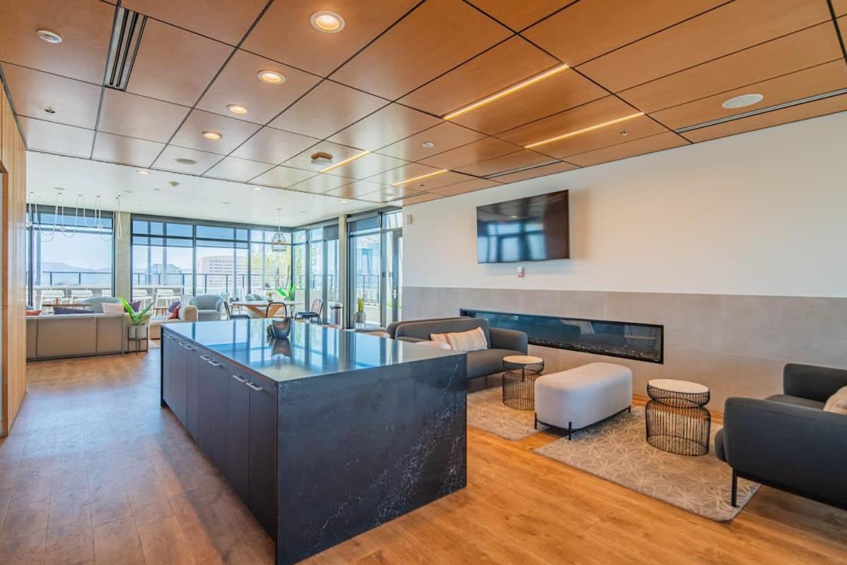 フェニックスDetailed 2Bd, Highrise Dt, Pool, Gym, Parking, Sleeps 8アパートメント エクステリア 写真