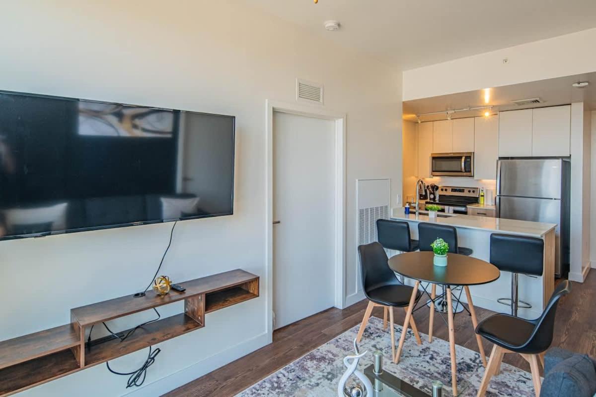 フェニックスDetailed 2Bd, Highrise Dt, Pool, Gym, Parking, Sleeps 8アパートメント エクステリア 写真