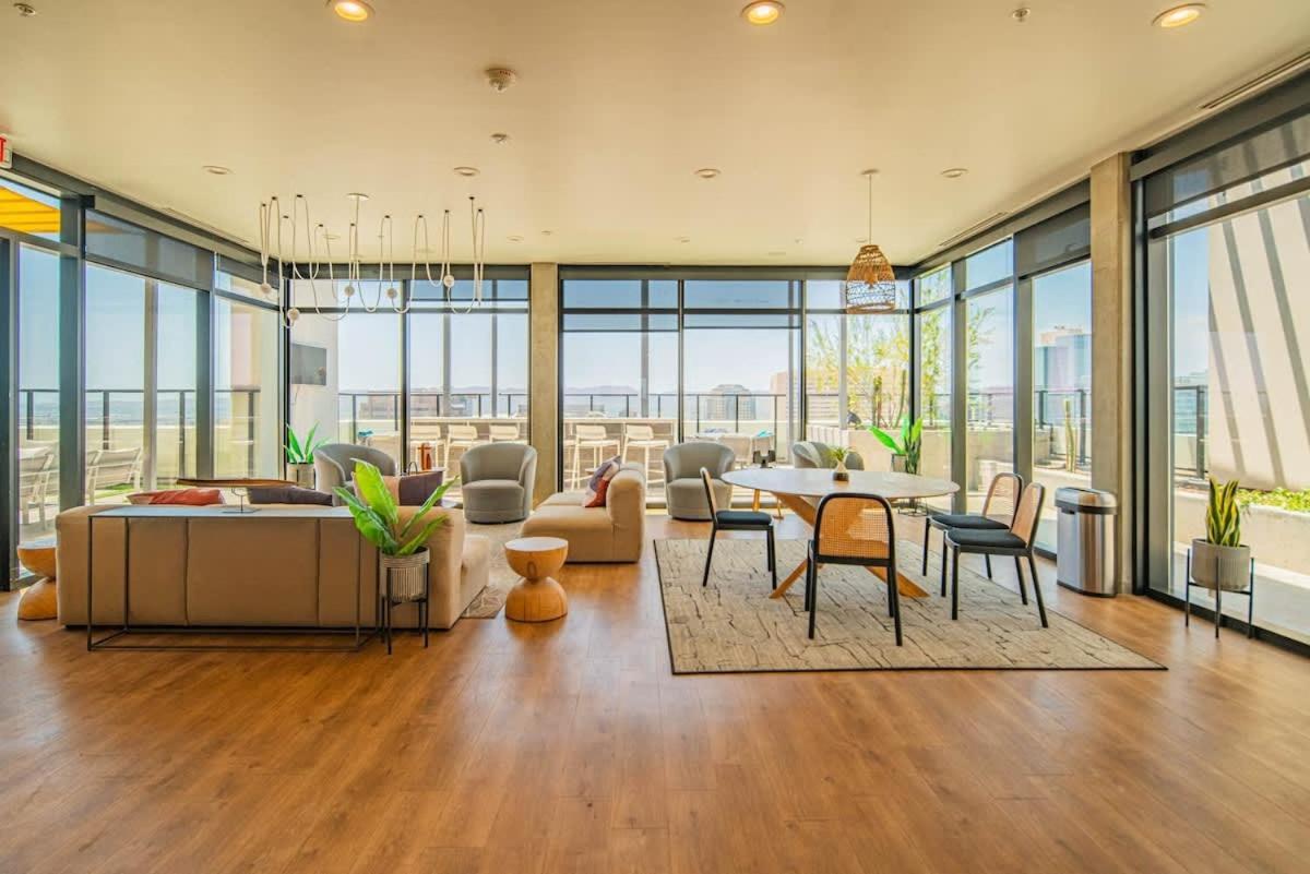 フェニックスDetailed 2Bd, Highrise Dt, Pool, Gym, Parking, Sleeps 8アパートメント エクステリア 写真
