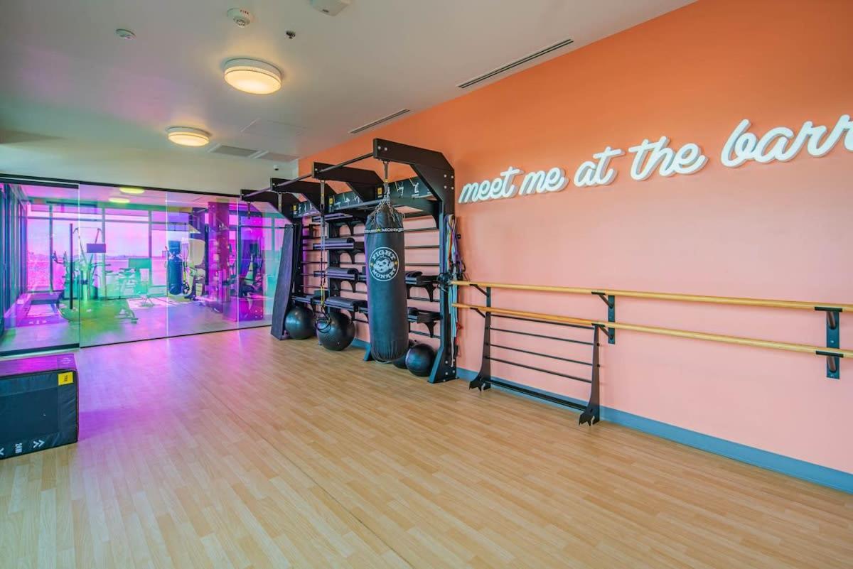 フェニックスDetailed 2Bd, Highrise Dt, Pool, Gym, Parking, Sleeps 8アパートメント エクステリア 写真