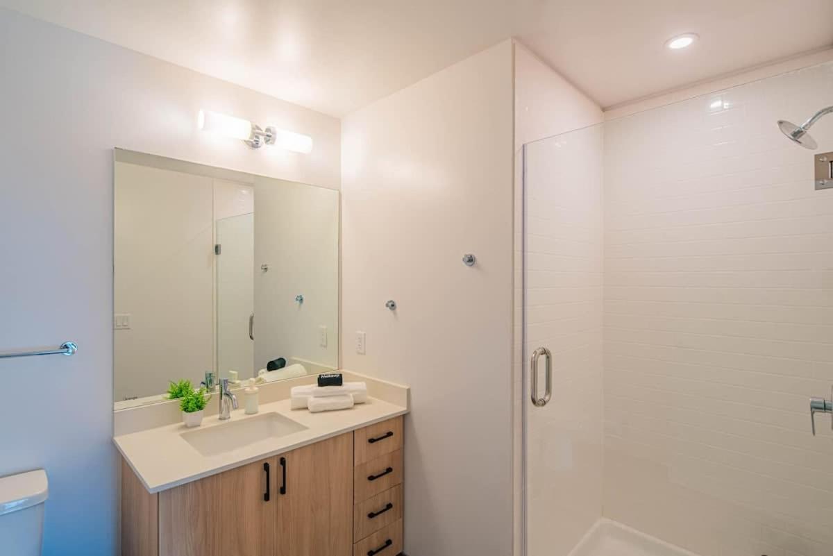 フェニックスDetailed 2Bd, Highrise Dt, Pool, Gym, Parking, Sleeps 8アパートメント エクステリア 写真