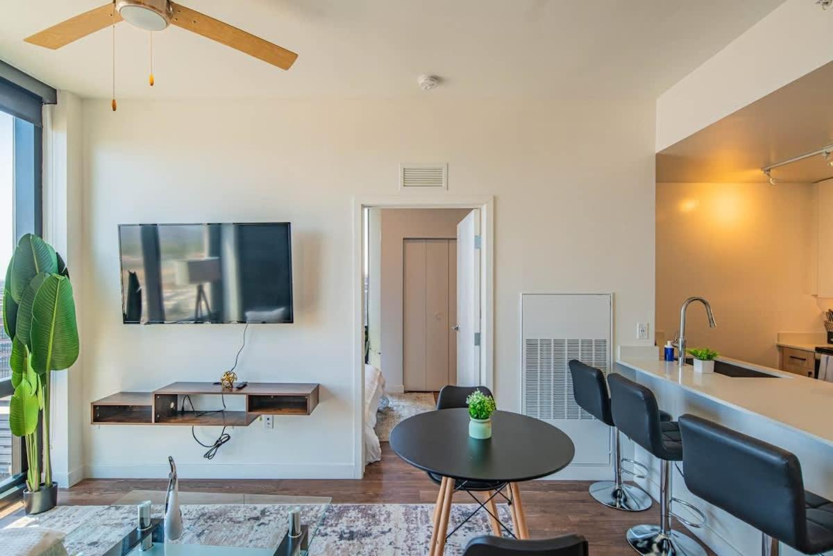 フェニックスDetailed 2Bd, Highrise Dt, Pool, Gym, Parking, Sleeps 8アパートメント エクステリア 写真