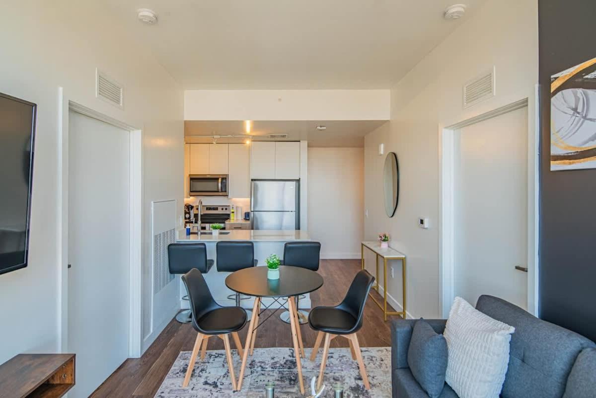 フェニックスDetailed 2Bd, Highrise Dt, Pool, Gym, Parking, Sleeps 8アパートメント エクステリア 写真